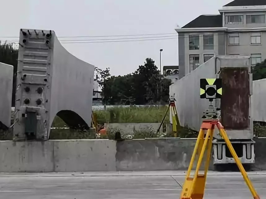 外業(yè)掃描.jpg 外業(yè)掃描.jpg