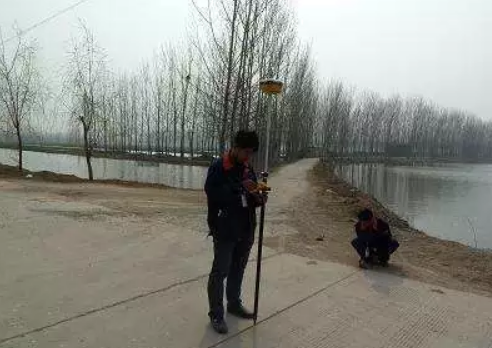 RTK道路測(cè)量現(xiàn)場(chǎng) RTK道路測(cè)量現(xiàn)場(chǎng)